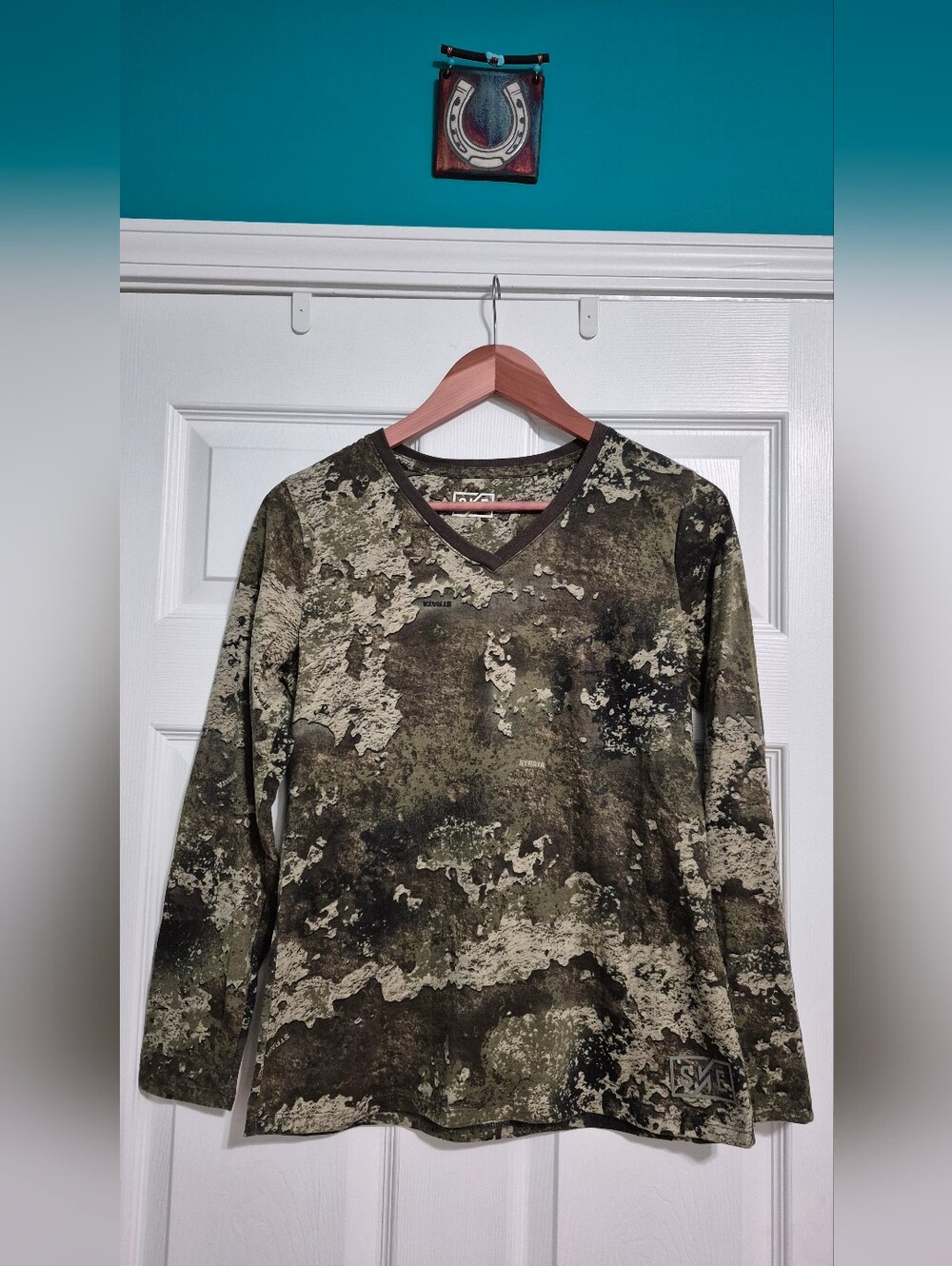 SHE Camouflage Long Sleeve V-Neck Shirt - Green/Olive/Tan
